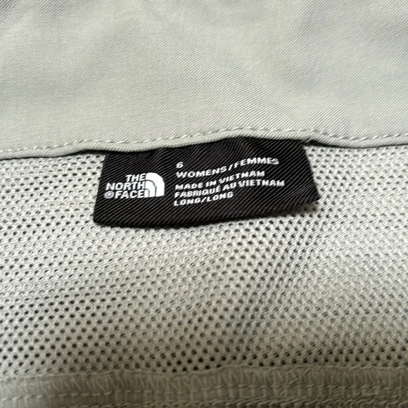 The North Face Shorts Womens 6 Belted Hybrid (H-3) - Picture 4 of 5